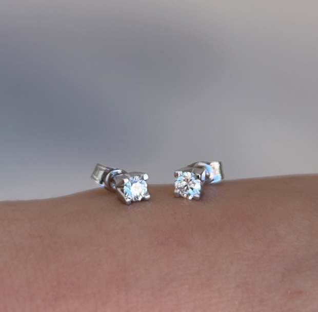 18ct White Gold Diamond Stud Earrings