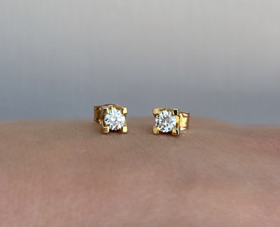 18ct Yellow Gold Diamond Stud Earrings